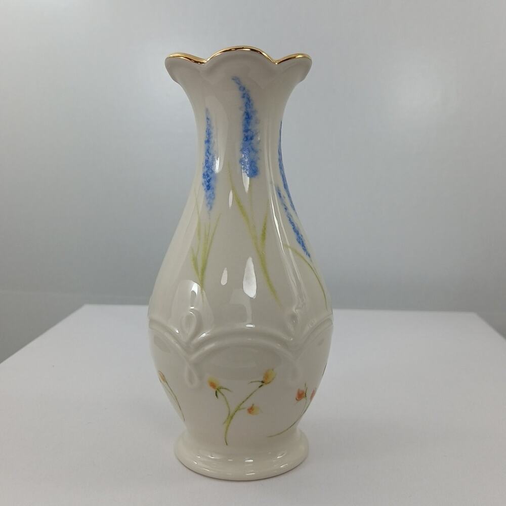 Lenox Vase Mini Small Teardrop Floral Scalloped Gold Trim Ivory Porcelain Vase